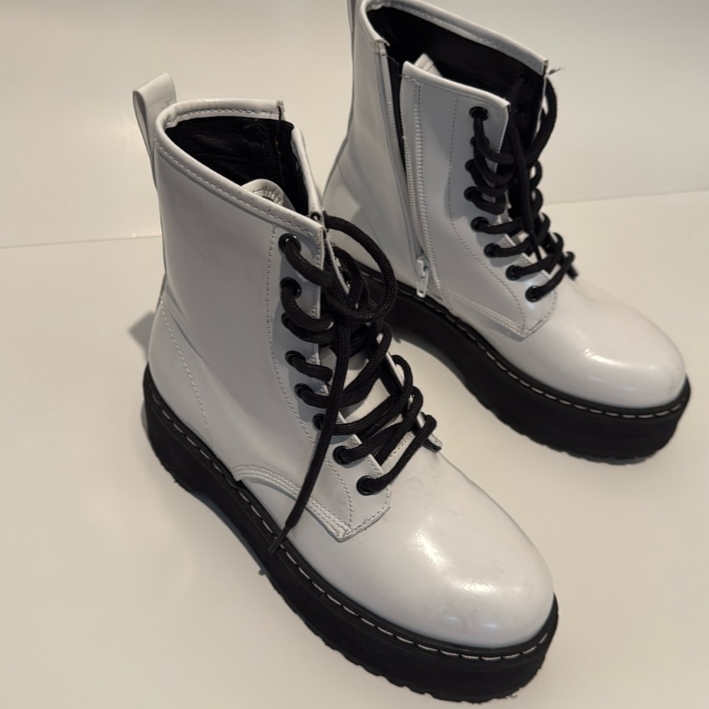 Steve Madden Womens Bettyy1 Boot size 7